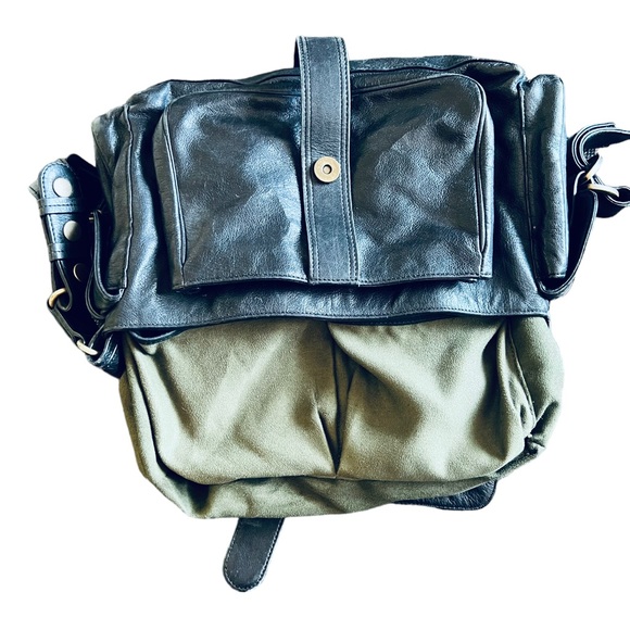 Kooba Hobo Bag 100% Leather in good condition Size Medium ajustable strap - Picture 10 of 15